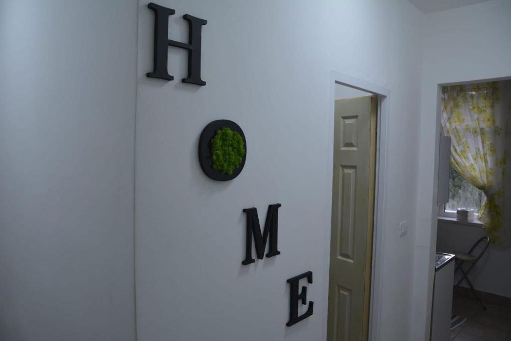 Sunrise Apartment Petroşani Екстериор снимка