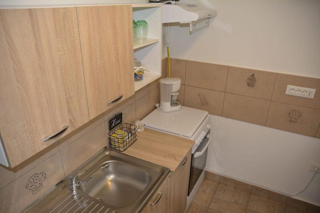 Sunrise Apartment Petroşani Екстериор снимка